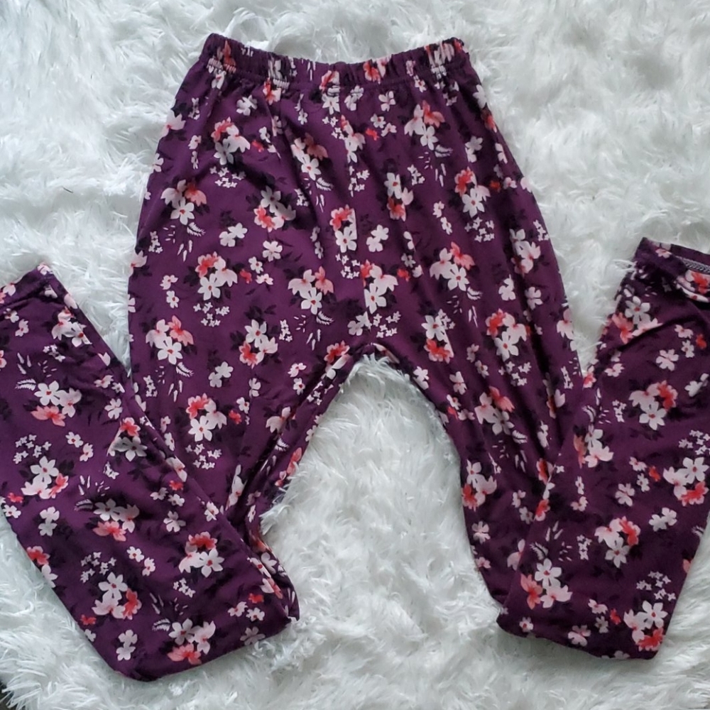 Comfy flower print purple leggings